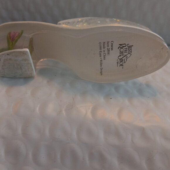 Just The Right Shoe By Raine Crocus Mini Figurine 25081 - Picture 11 of 12